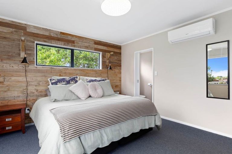 Photo of property in 90 Collingwood Road, Waiuku, 2123