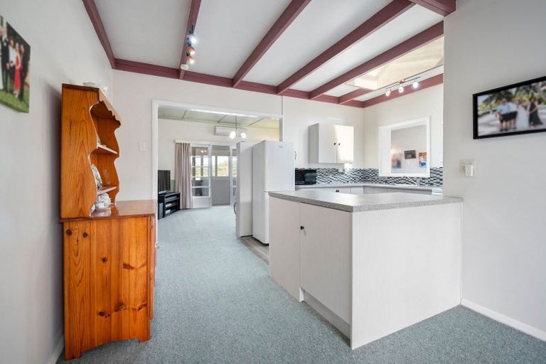 Photo of property in 27 Bond Street, Foxton Beach, Foxton, 4815