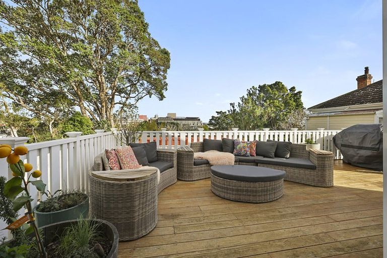 Photo of property in 4 Dartmoor Avenue, Westown, New Plymouth, 4310