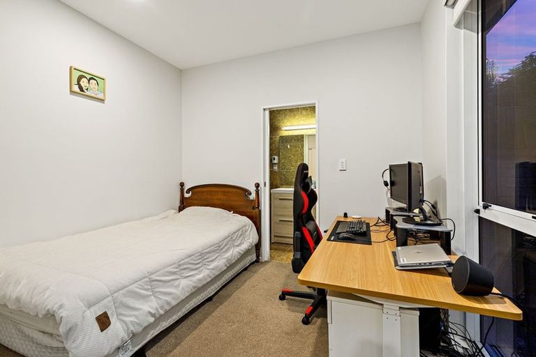 Photo of property in 3 Younger Lane, Massey, Auckland, 0614