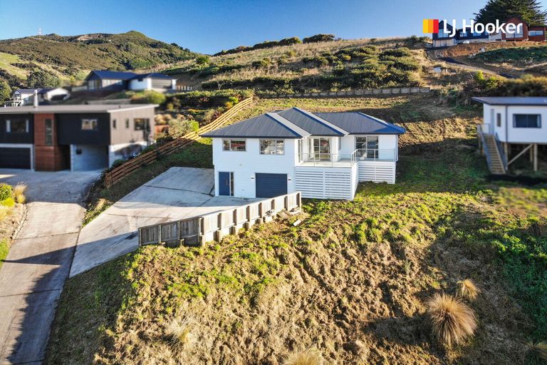 Photo of property in 17 Glendermid Close, Sawyers Bay, Port Chalmers, 9023