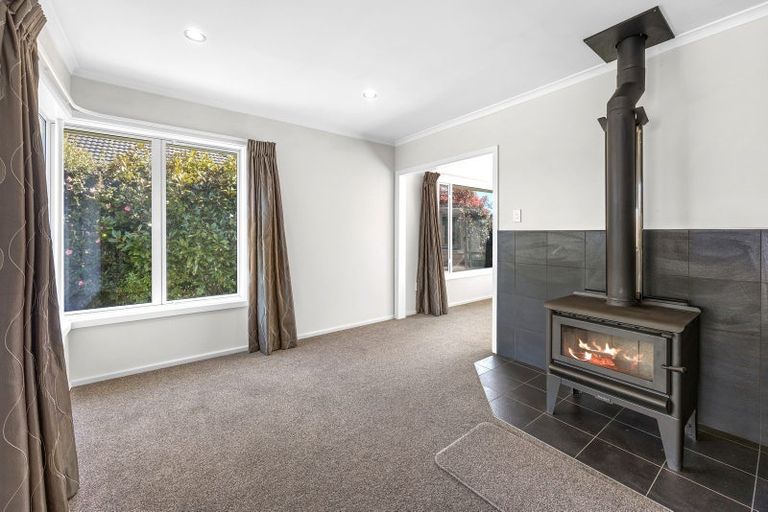 Photo of property in 19 Kinnaird Place, Hillmorton, Christchurch, 8025