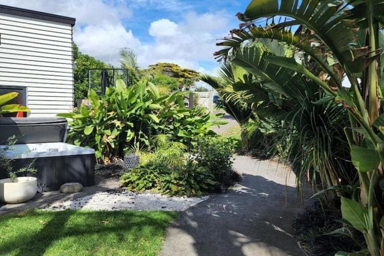 Photo of property in 5 Butlers Lane, Oakura, 4314