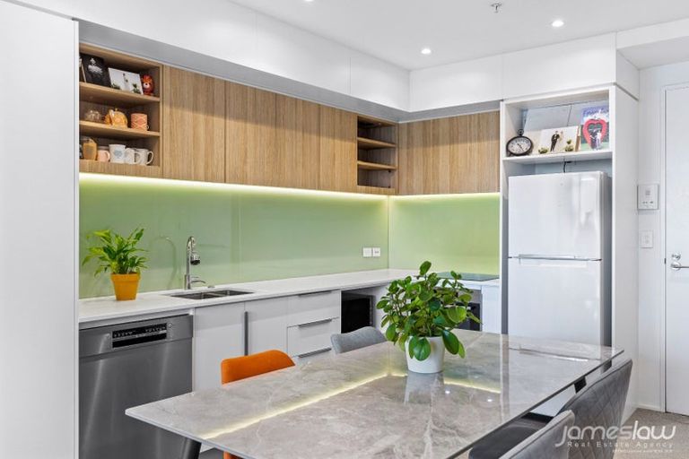 Photo of property in 205/1 Buscomb Avenue, Henderson, Auckland, 0610