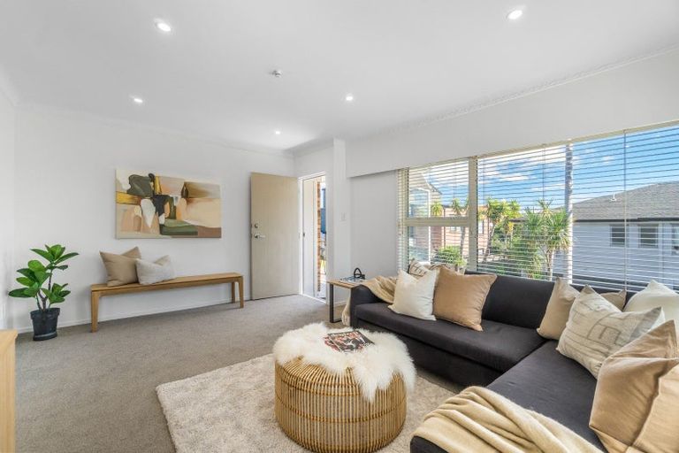 Photo of property in 3/3 Marsh Avenue, Forrest Hill, Auckland, 0620