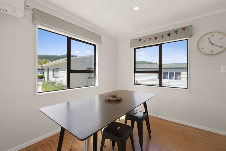 Photo of property in 10 Antonia Place, Kinloch, Taupo, 3377