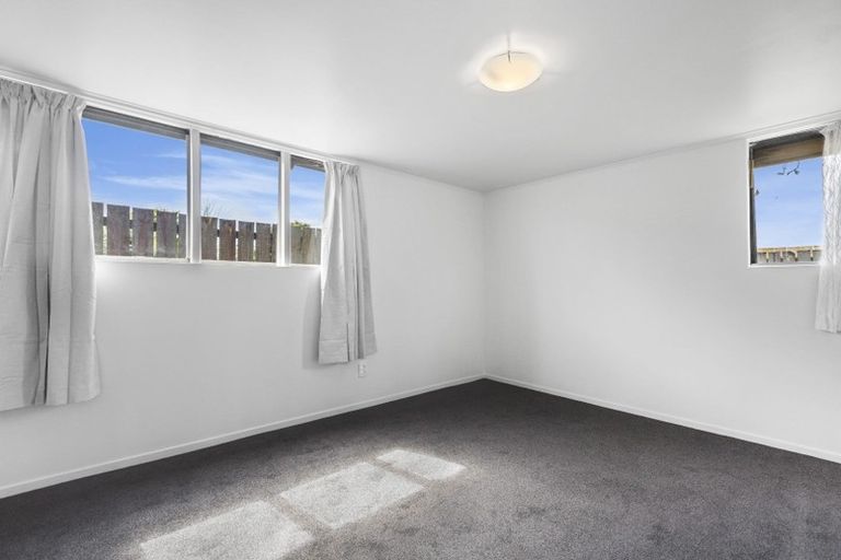 Photo of property in 496 Roscommon Road, Clendon Park, Auckland, 2103