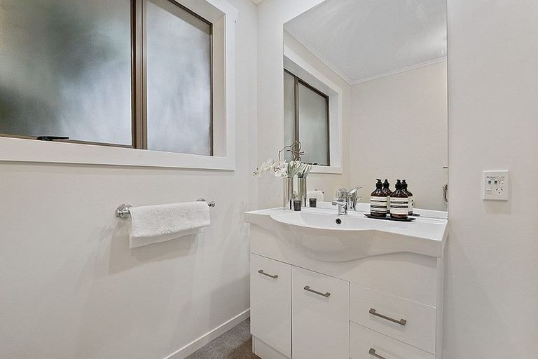 Photo of property in 23 Tripoli Road, Panmure, Auckland, 1072