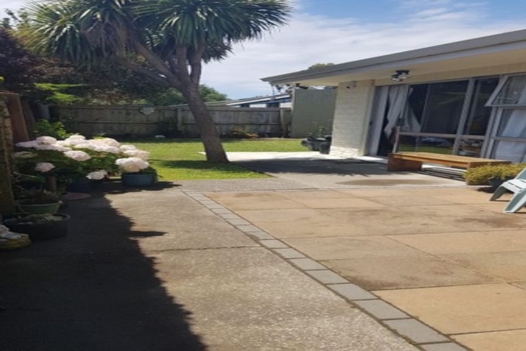 Photo of property in 2/125a Mackenzie Avenue, Woolston, Christchurch, 8023