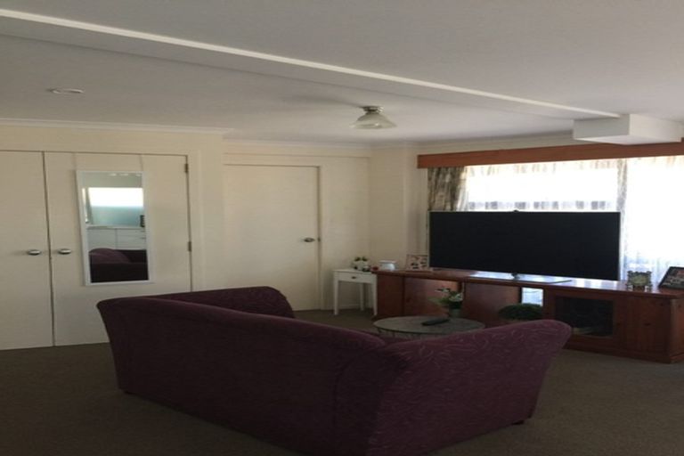 Photo of property in 57 Fairmount Road, Titirangi, Auckland, 0604