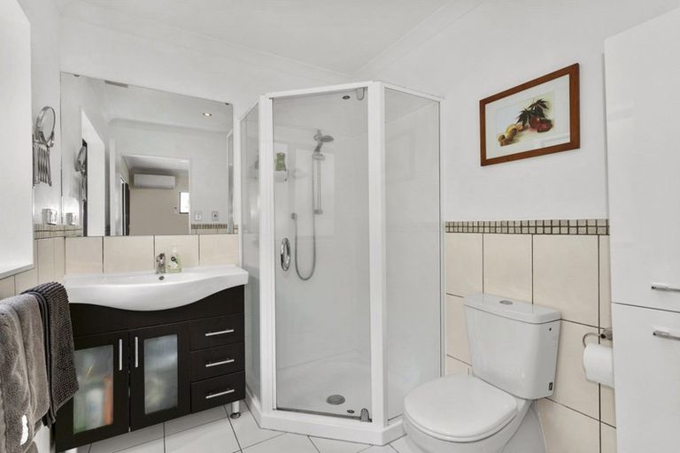 Photo of property in 14 Arahiwi Grove, Tirohanga, Lower Hutt, 5010