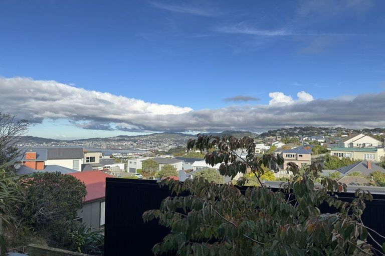 Photo of property in 52d Mandalay Terrace, Khandallah, Wellington, 6035