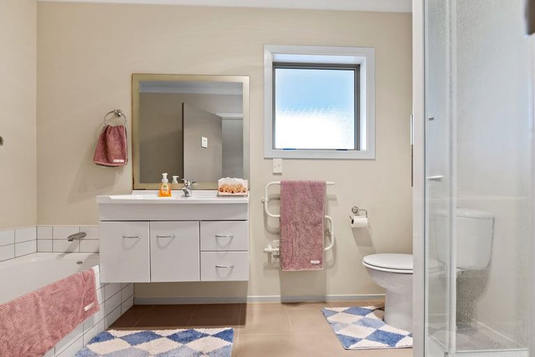 Photo of property in 35/64 Kawaha Point Road, Kawaha Point, Rotorua, 3010