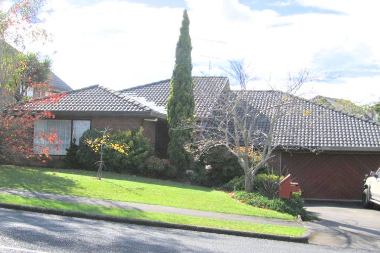 Photo of property in 59 Mirrabooka Avenue, Botany Downs, Auckland, 2010