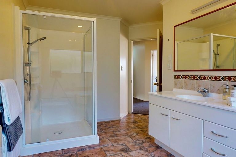 Photo of property in 23 Amesbury Drive, Churton Park, Wellington, 6037