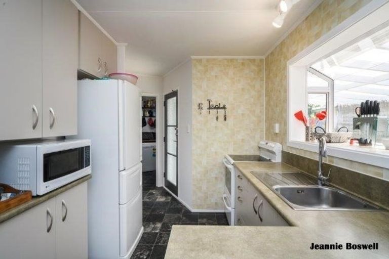 Photo of property in 84 Apollo Parade, Milson, Palmerston North, 4414