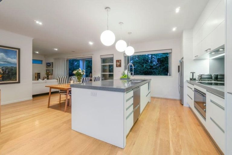 Photo of property in 1 Fathom Place, Te Atatu Peninsula, Auckland, 0610
