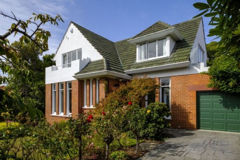 Photo of property in 142 Eglinton Road, Mornington, Dunedin, 9011