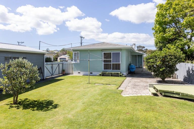 Photo of property in 1 Gardiner Place, Havelock North, 4130