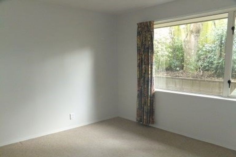 Photo of property in 2/76 Ravensdale Rise, Westmorland, Christchurch, 8025