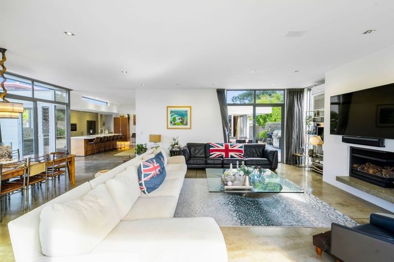 Photo of property in 37 Laurence Street, Manly, Whangaparaoa, 0930