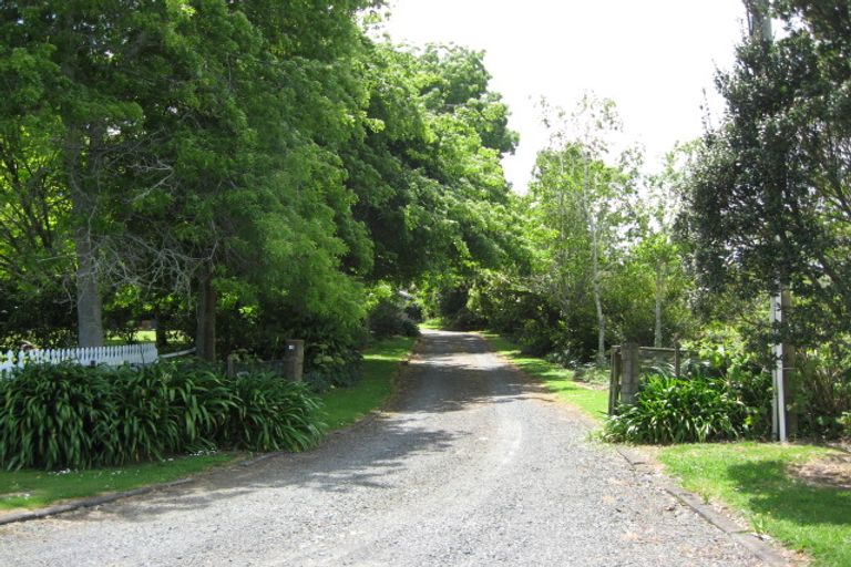 Photo of property in 30 Church Road, Ardmore, Papakura, 2582