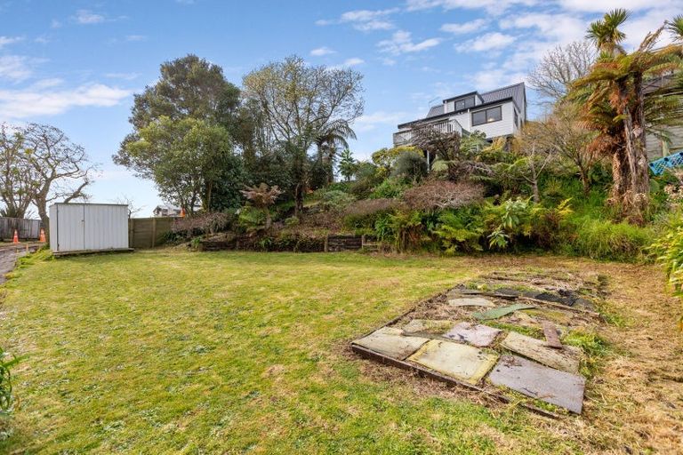 Photo of property in 71 Heta Road, Highlands Park, New Plymouth, 4312