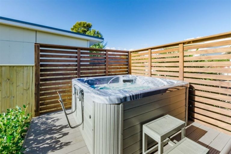 Photo of property in 15a Winton Street, Paraparaumu Beach, Paraparaumu, 5032