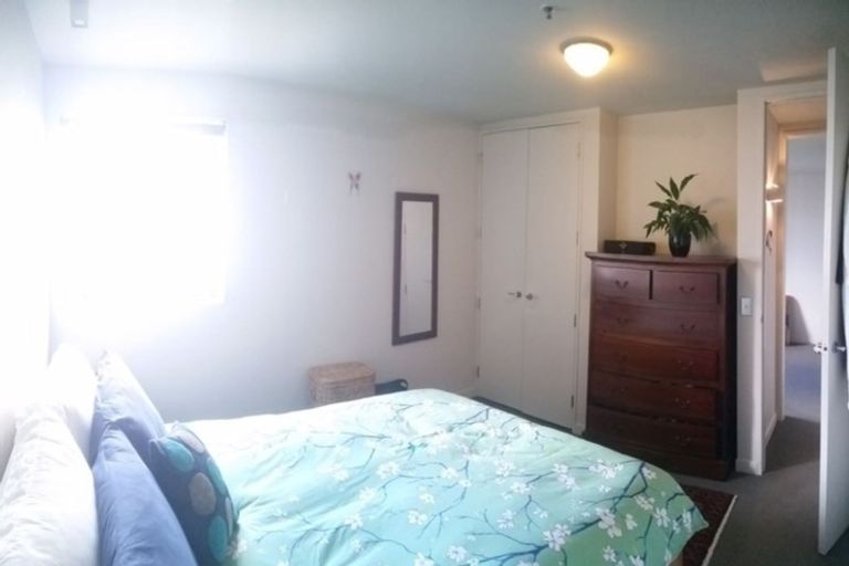 Photo of property in Montreaux Apartments, 5d/164 The Terrace, Wellington Central, Wellington, 6011