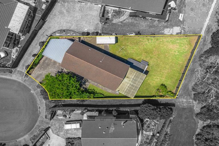 Photo of property in 12 Pureora Place, Clendon Park, Auckland, 2103