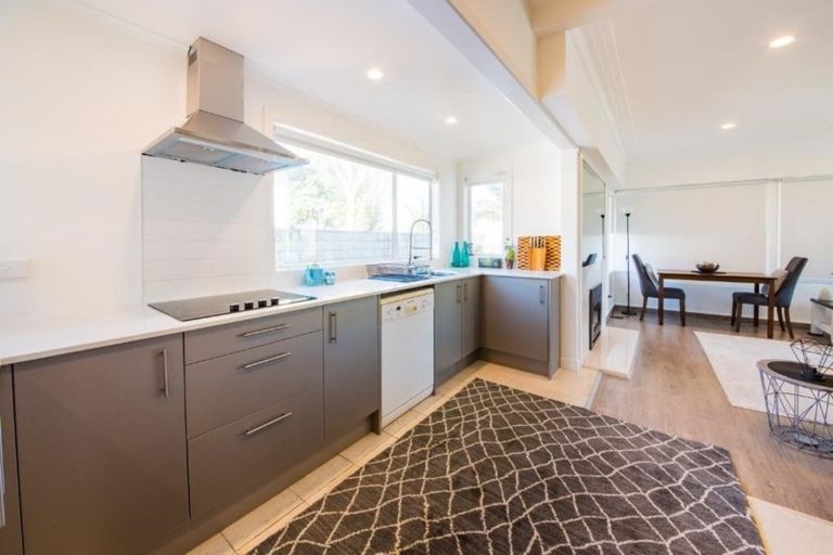 Photo of property in 81a Stanley Point Road, Stanley Point, Auckland, 0624