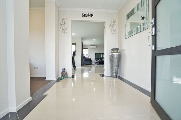 Photo of property in 14 Piwakawaka Court, Rototuna North, Hamilton, 3210