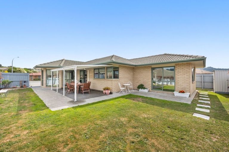 Photo of property in 12 Percy Kinsman Crescent, Riverstone Terraces, Upper Hutt, 5018