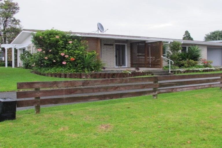 Photo of property in 16 Linklater Avenue, Bellevue, Tauranga, 3110