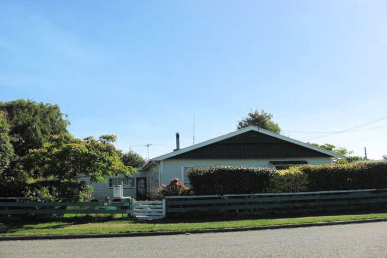 Photo of property in 11 Chapman Street, Leeston, 7632