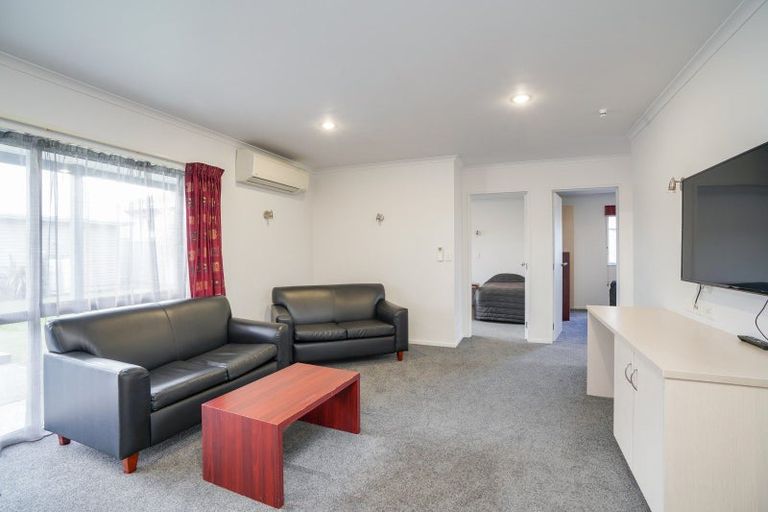 Photo of property in 8a-d Camden Street, Turnbull Thomson Park, Invercargill, 9810