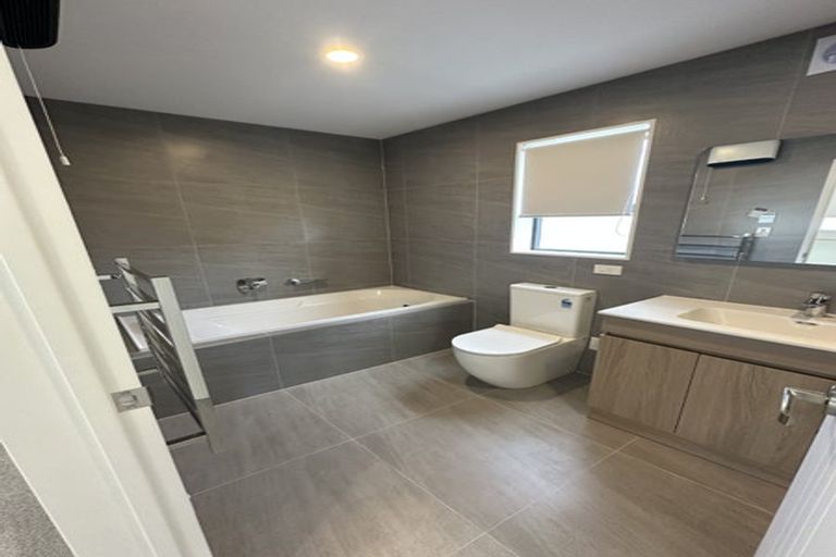 Photo of property in 46b Centorian Drive, Windsor Park, Auckland, 0632