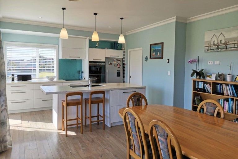 Photo of property in 2 Cayman Court, One Tree Point, 0118