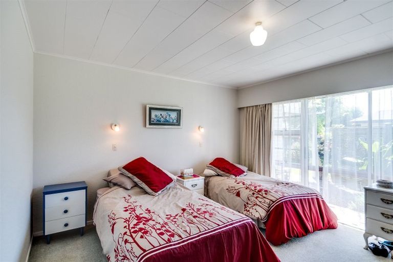 Photo of property in 22 Roskilda Crescent, Taradale, Napier, 4112