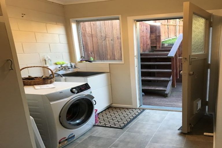 Photo of property in 17a Castle Crescent, Stokes Valley, Lower Hutt, 5019