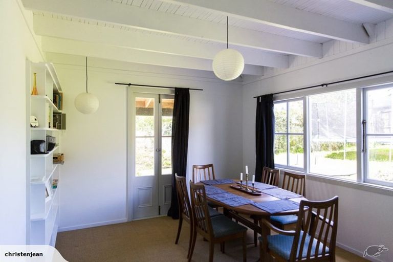Photo of property in 8 Poplar Road, Stanmore Bay, Whangaparaoa, 0932