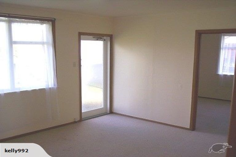 Photo of property in 26 Eastglen Road, Glen Eden, Auckland, 0602