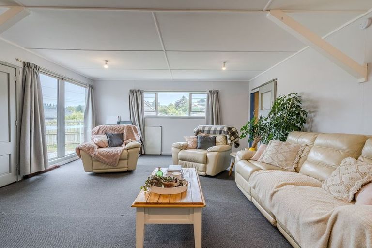 Photo of property in 10 Beach Street, Waikouaiti, 9510