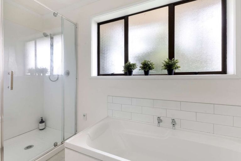 Photo of property in 12 Ash Place, Whalers Gate, New Plymouth, 4310