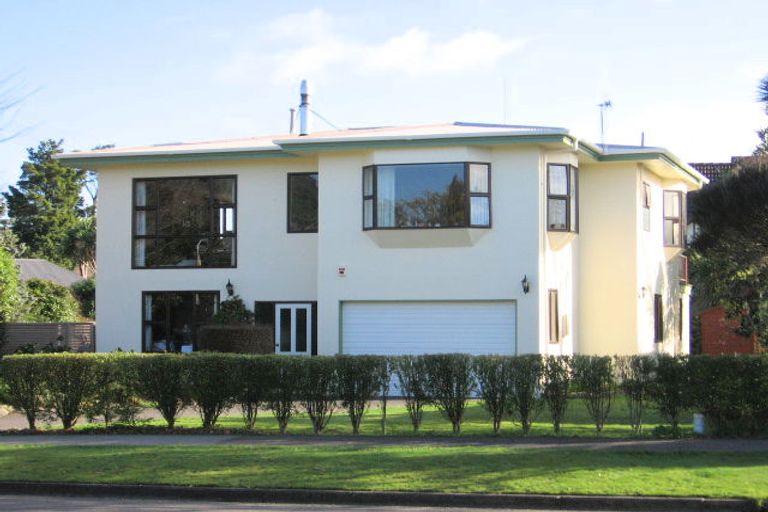 Photo of property in 20 Centennial Drive, Hokowhitu, Palmerston North, 4410