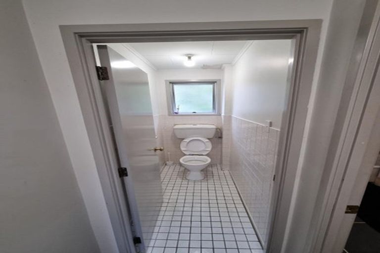 Photo of property in 156 Lynn Road, Bayview, Auckland, 0629