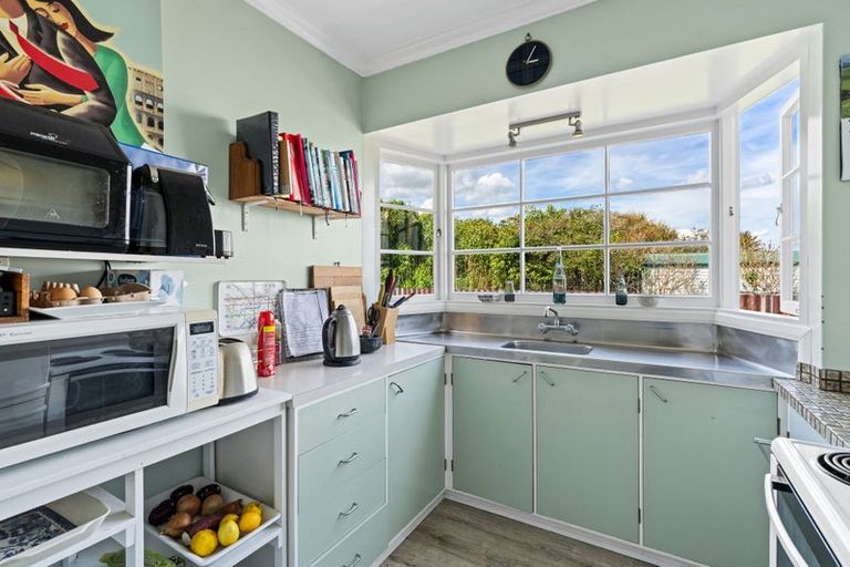 Photo of property in 1 Huia Street, Foxton Beach, Foxton, 4815