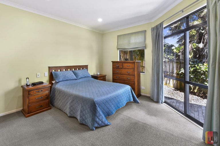 Photo of property in 11 Lamia Place, The Gardens, Auckland, 2105