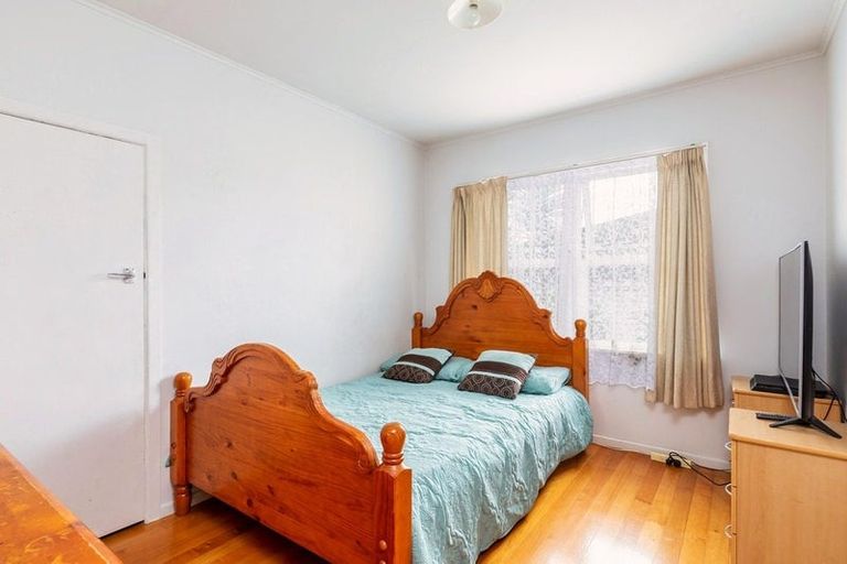 Photo of property in 13 Minton Place, Manurewa, Auckland, 2102