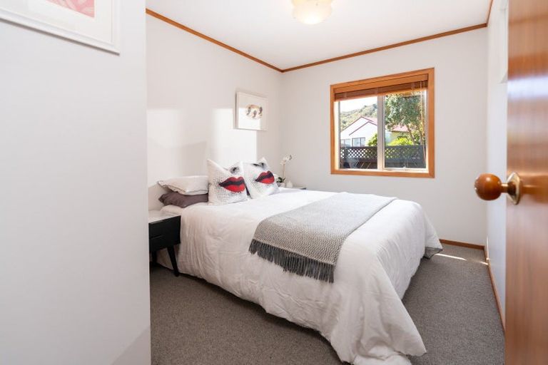 Photo of property in 3 Kapil Grove, Khandallah, Wellington, 6035